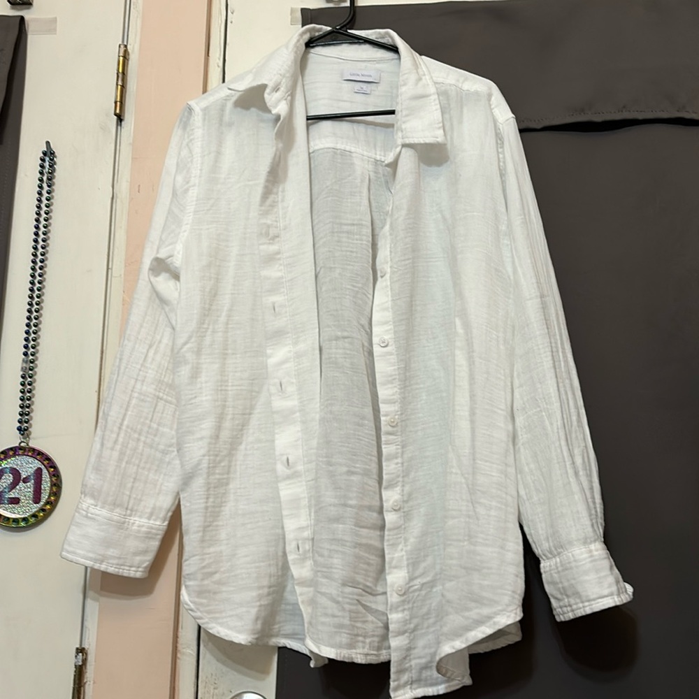 Little moon cotton blouse from Aritzia , brand new only worn once!!